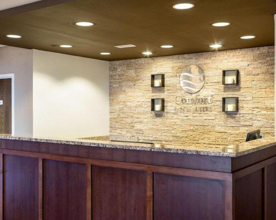 Comfort Inn & Suites Watford City Eksteriør billede