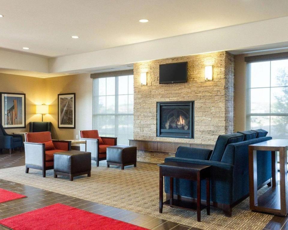 Comfort Inn & Suites Watford City Eksteriør billede